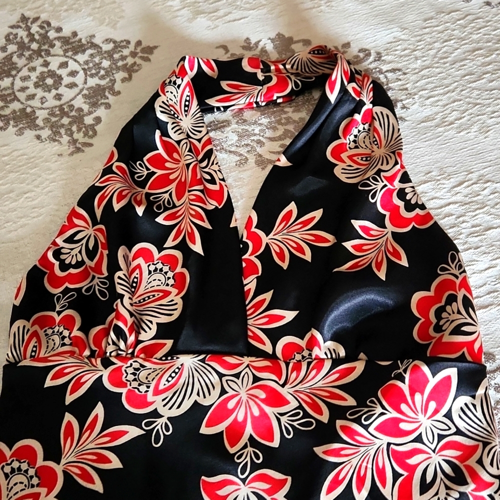Halter top - Picture 2 of 2